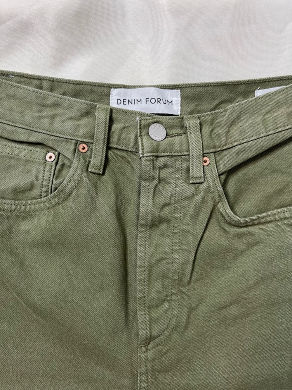Aritzia-Denim Forum the Joni High Rise loose 29L -size 28